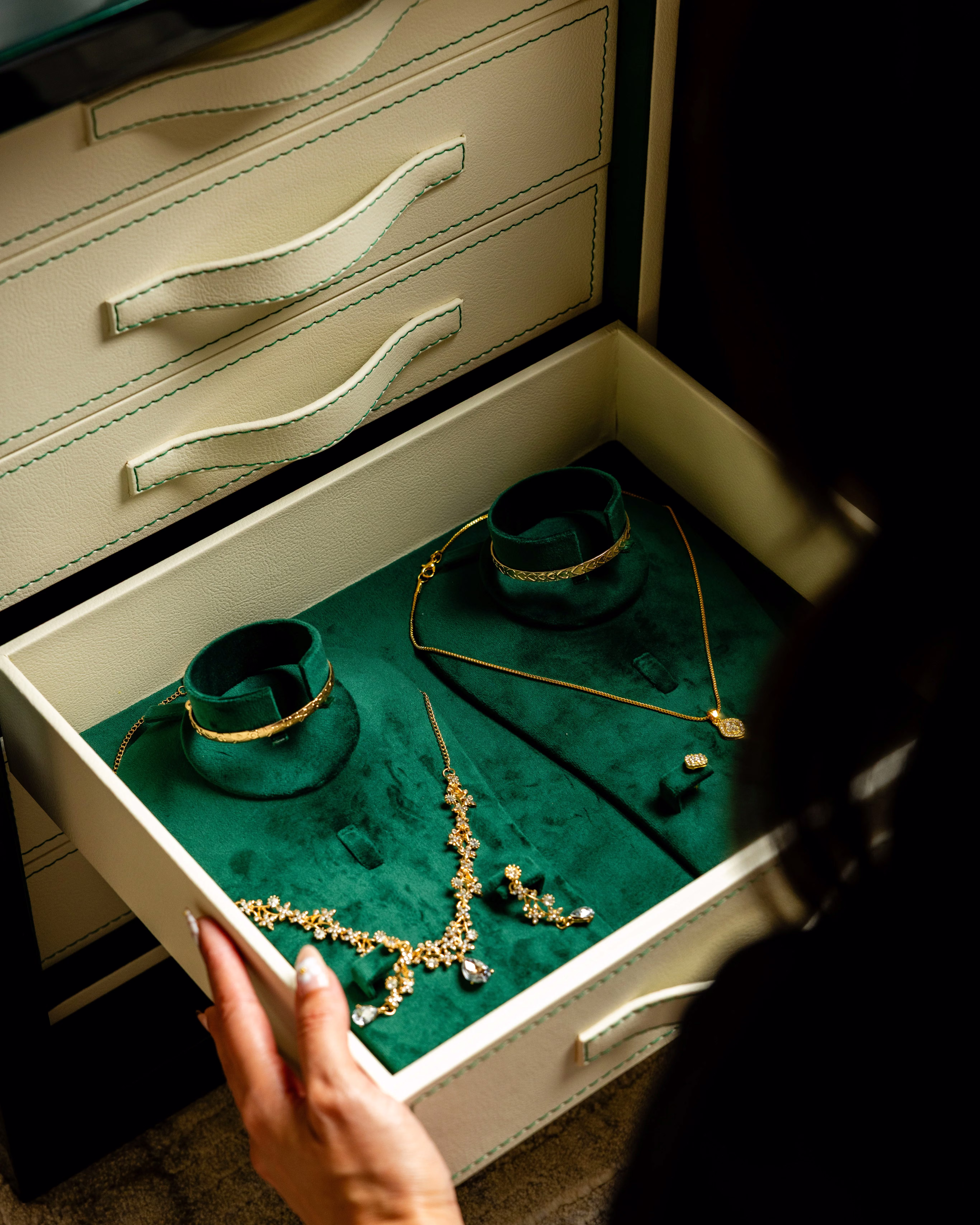 Luxuria jewellery safe — interior detail and LED lighting